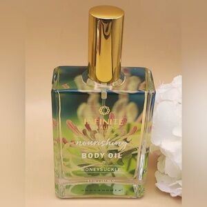 🔥 New, Infinite Beauty Nourishing body oil Honeysuckle scented.